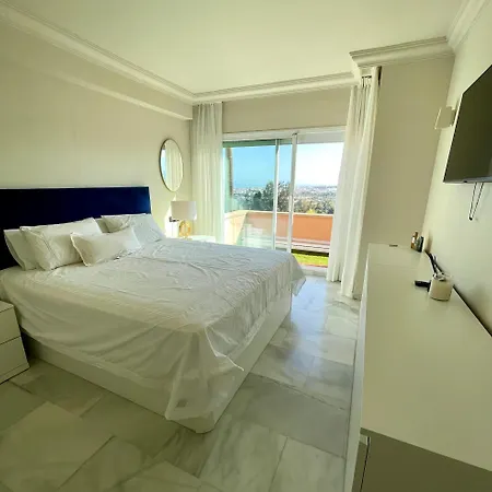 Lovely In Nueva Andalucia, With Spectacular Sea & Giblartar View Apartment Marbella